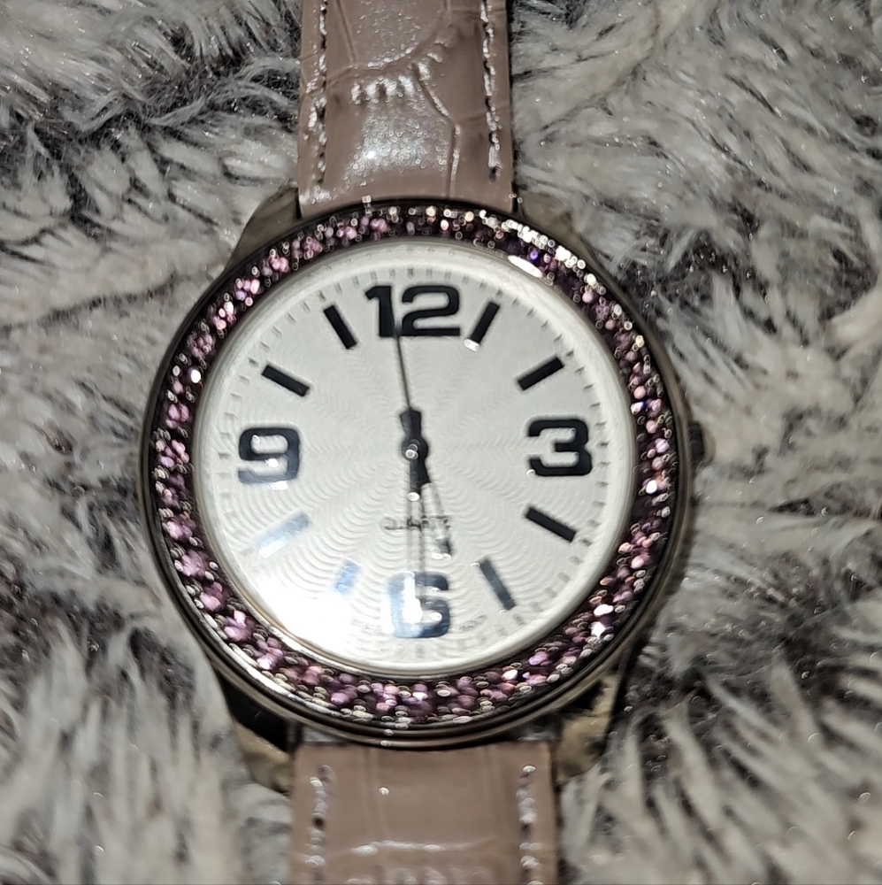 Quartz watch lilac